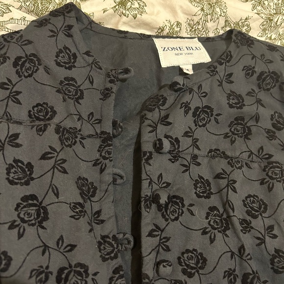Vintage black floral button up jacket or top - Picture 3 of 3